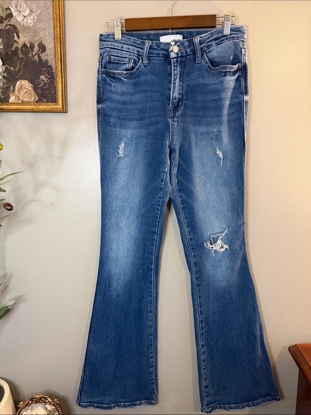VERVET Los Angeles Size 29 Distressed Flare Jeans Medium Wash 33” Inseam - Picture 3 of 7